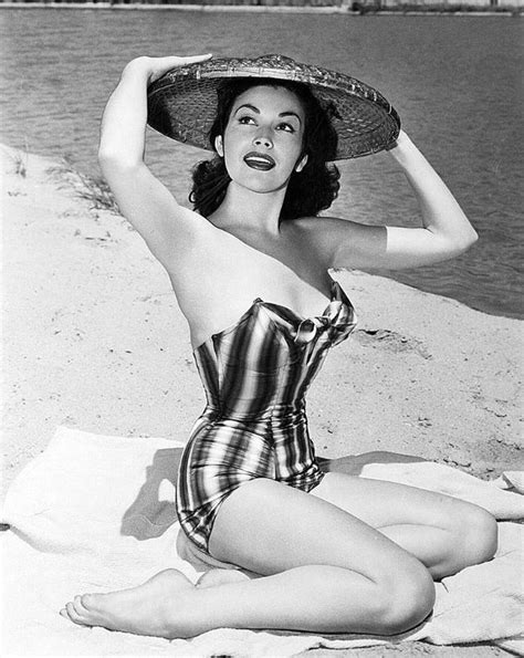 Classic Barefoot Bombshell